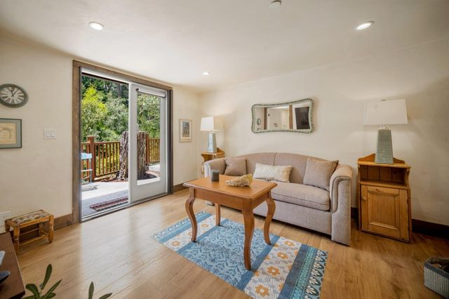 35 Wellings Place, Monterey, CA 93940