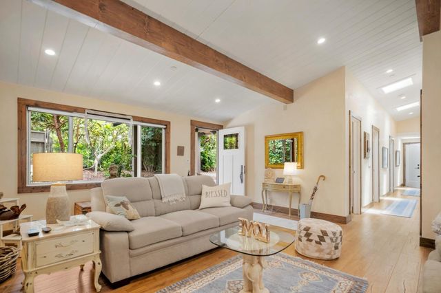 35 Wellings Place, Monterey, CA 93940