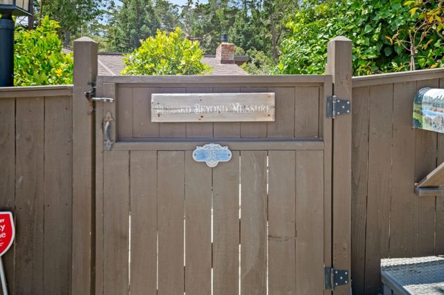 35 Wellings Place, Monterey, CA 93940