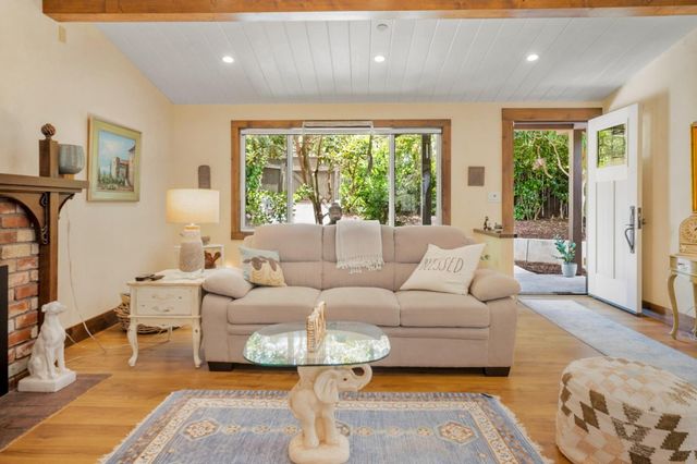 35 Wellings Place, Monterey, CA 93940