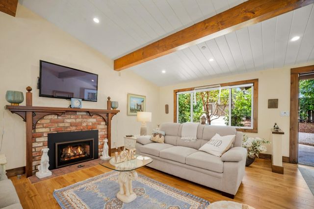 35 Wellings Place, Monterey, CA 93940