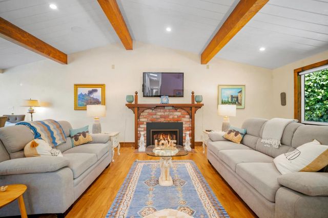 35 Wellings Place, Monterey, CA 93940