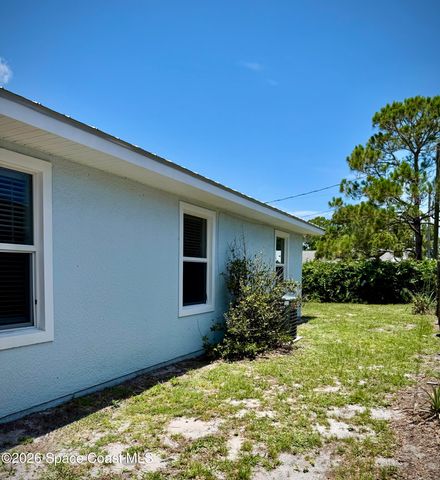 160 Empress Avenue B, Sebastian, FL 32958