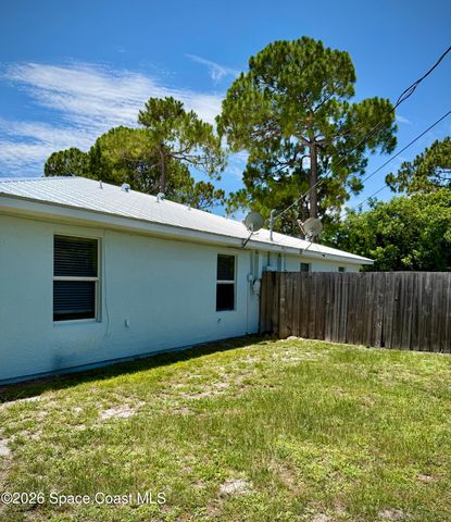 160 Empress Avenue B, Sebastian, FL 32958