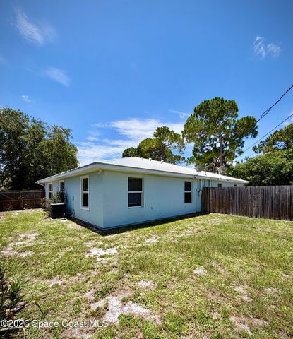 160 Empress Avenue B, Sebastian, FL 32958