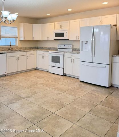 160 Empress Avenue B, Sebastian, FL 32958