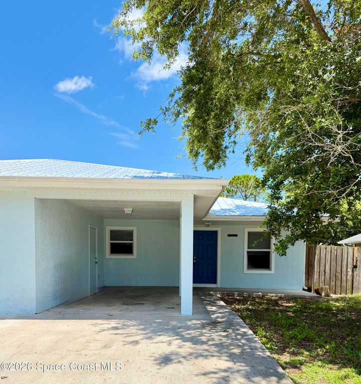 160 Empress Avenue B, Sebastian, FL 32958