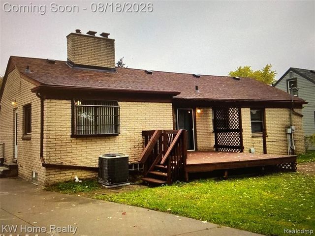 18550 Beechwood Street, Roseville, MI 48066
