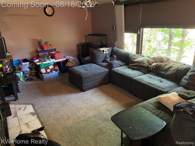 18550 Beechwood Street, Roseville, MI 48066