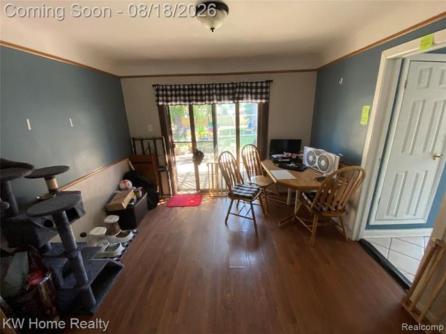 18550 Beechwood Street, Roseville, MI 48066