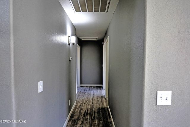 8966 E Fairway Groves Drive, Tucson, AZ 85730