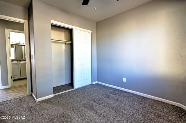 8966 E Fairway Groves Drive, Tucson, AZ 85730