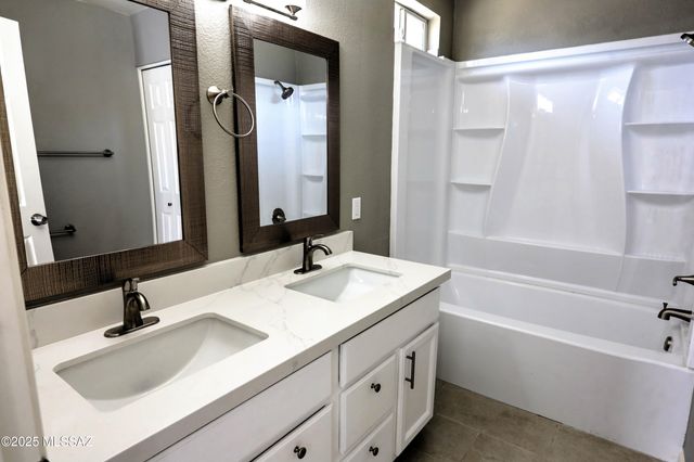 8966 E Fairway Groves Drive, Tucson, AZ 85730