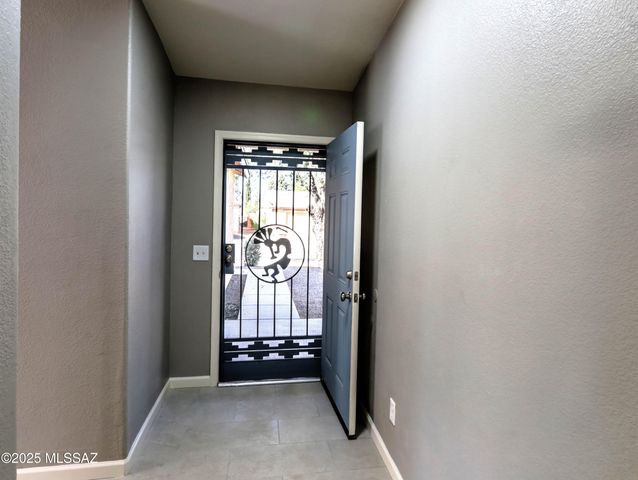 8966 E Fairway Groves Drive, Tucson, AZ 85730