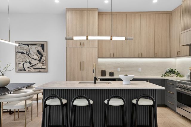 82-84 East Side Pkwy 82, Newton, MA 02458