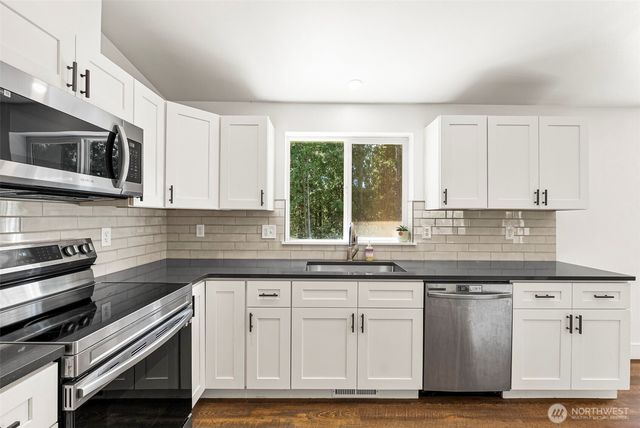 23430 Fisk Road E, Orting, WA 98360