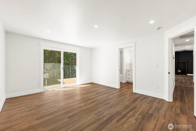 23430 Fisk Road E, Orting, WA 98360