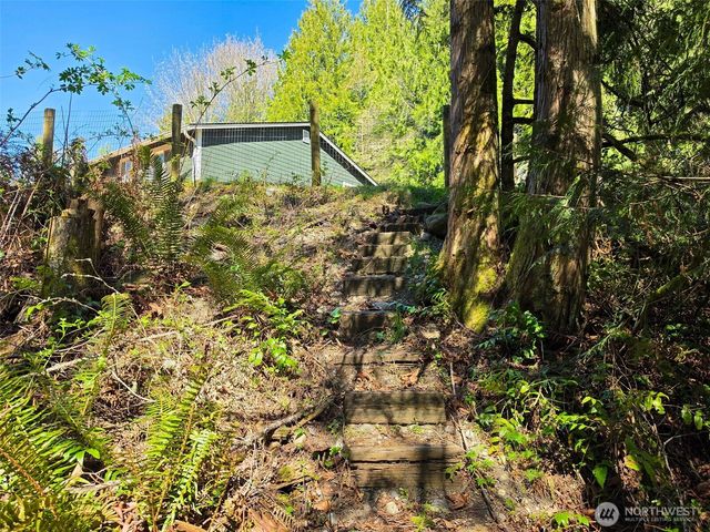 23430 Fisk Road E, Orting, WA 98360