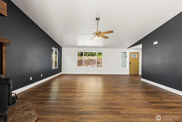 23430 Fisk Road E, Orting, WA 98360