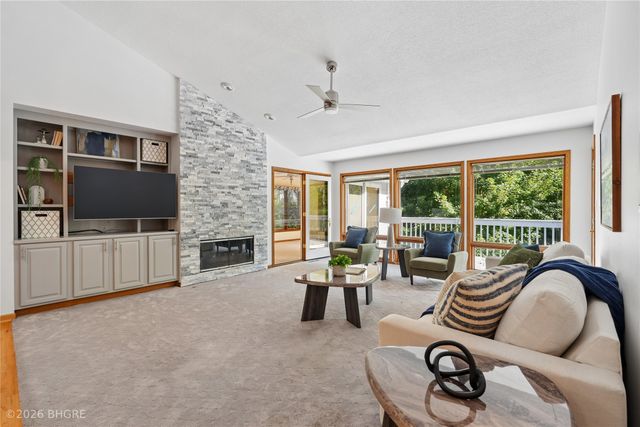 2821 Virginia Place, Des Moines, IA 50321