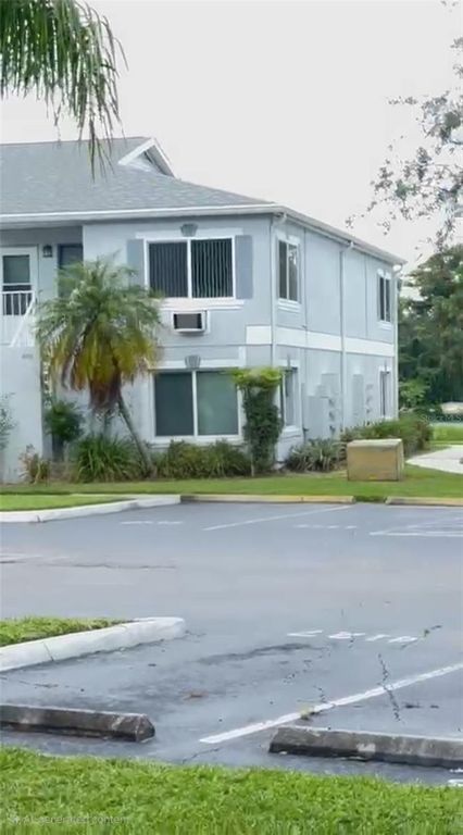 4127 DOLPHIN DRIVE 4127, Tampa, FL 33617