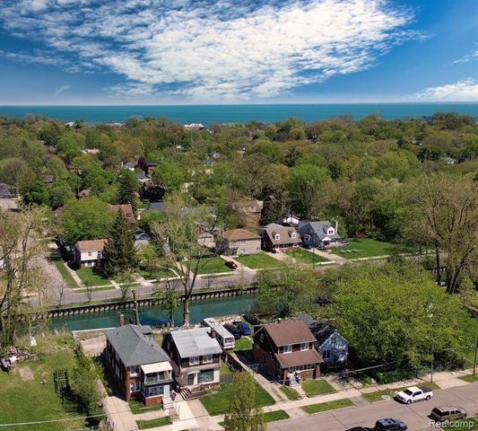 390 Ashland Street, Detroit, MI 48215