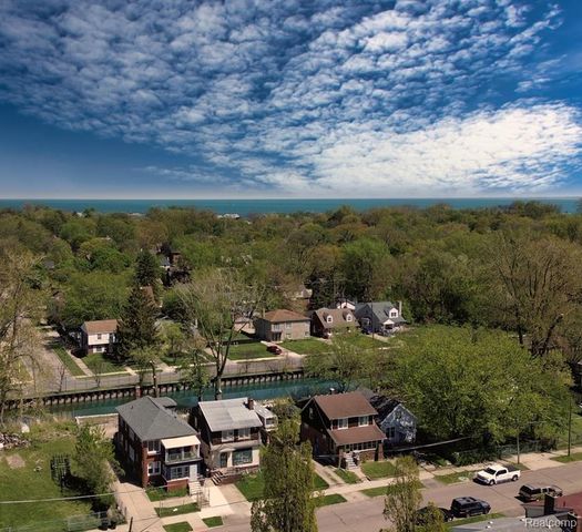 390 Ashland Street, Detroit, MI 48215