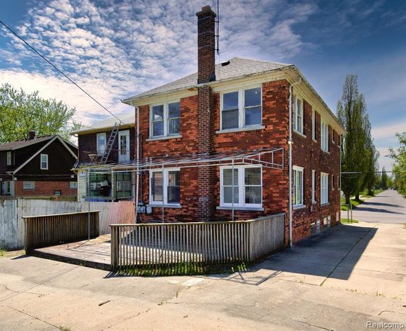 390 Ashland Street, Detroit, MI 48215