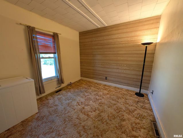 1024 W MAIN Street, Bushnell, IL 61422