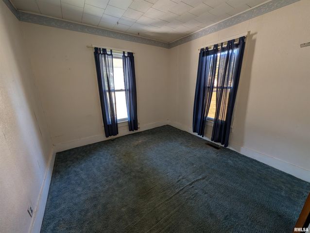 1024 W MAIN Street, Bushnell, IL 61422