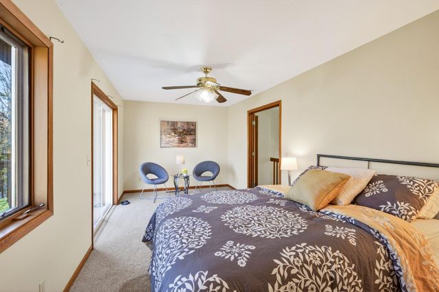 2317 Montana Avenue E, Maplewood, MN 55119