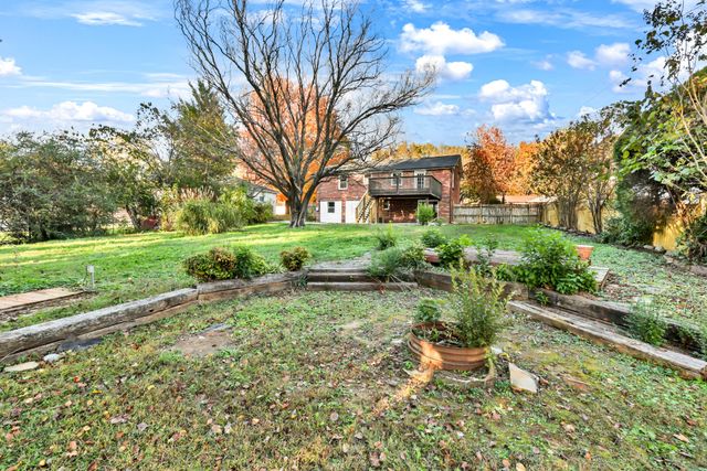 206 Kings Deer Dr, Clarksville, TN 37042