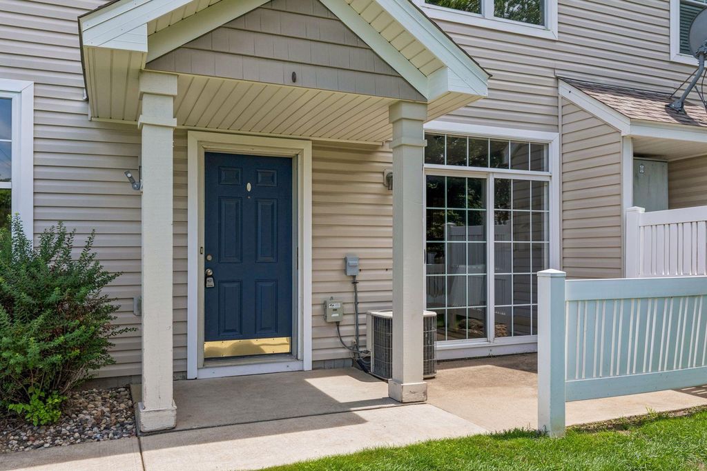 1020 Princeton Avenue, Shakopee, MN 55379 — photo 3
