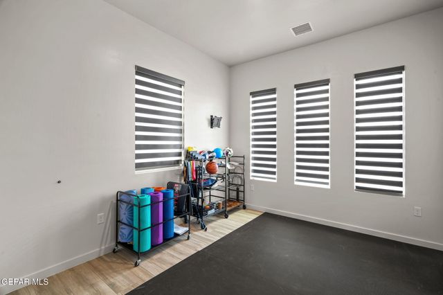 7467 CIMARRON GAP Drive, El Paso, TX 79911