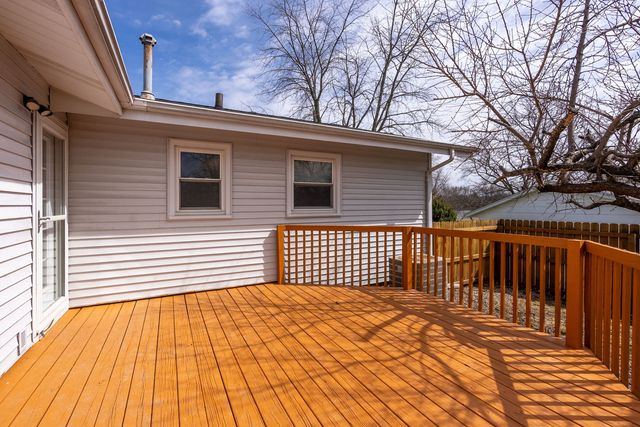 2814 Hillside Court, Bettendorf, IA 52722