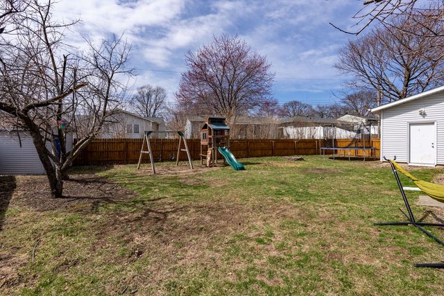 2814 Hillside Court, Bettendorf, IA 52722