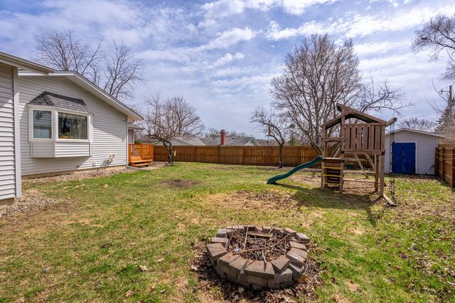 2814 Hillside Court, Bettendorf, IA 52722
