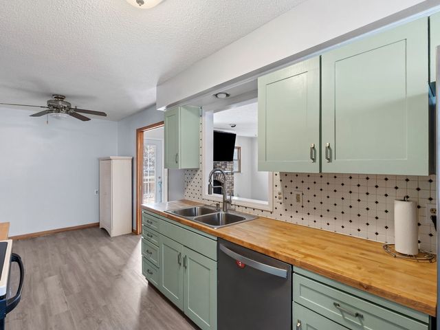 2814 Hillside Court, Bettendorf, IA 52722