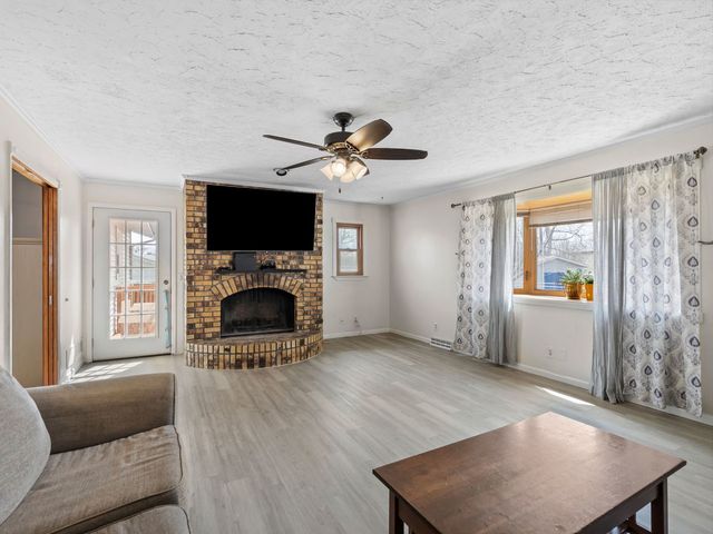 2814 Hillside Court, Bettendorf, IA 52722