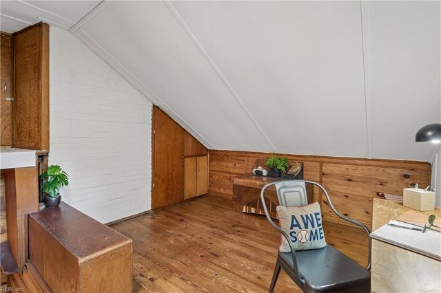200 Mistletoe DR, Newport News, VA 23606