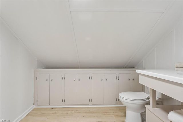 200 Mistletoe DR, Newport News, VA 23606