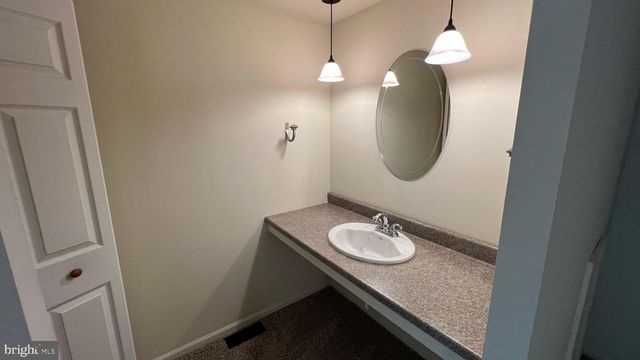 744 SUMMIT CHASE DR, Reading, PA 19611