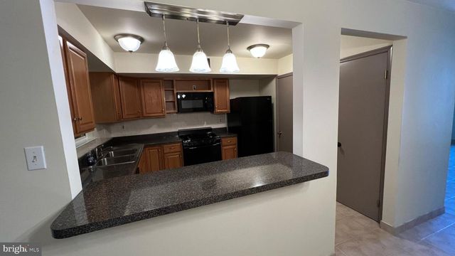 744 SUMMIT CHASE DR, Reading, PA 19611