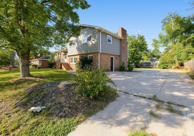 610 Camelot Drive, Spartanburg, SC 29301