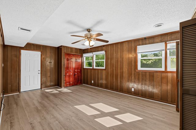 610 Camelot Drive, Spartanburg, SC 29301