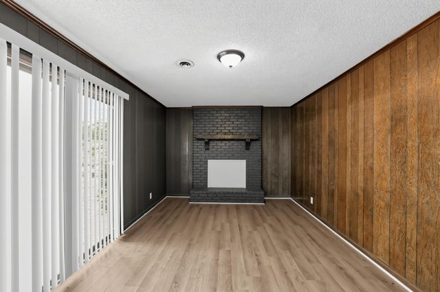 610 Camelot Drive, Spartanburg, SC 29301