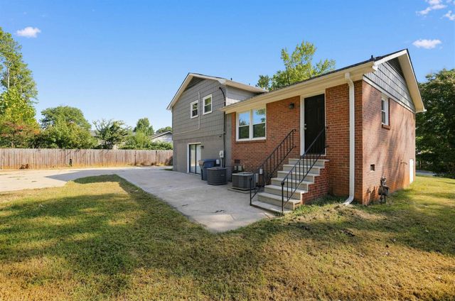 610 Camelot Drive, Spartanburg, SC 29301
