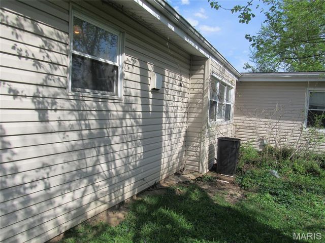842 Holiday Avenue, Hazelwood, MO 63042