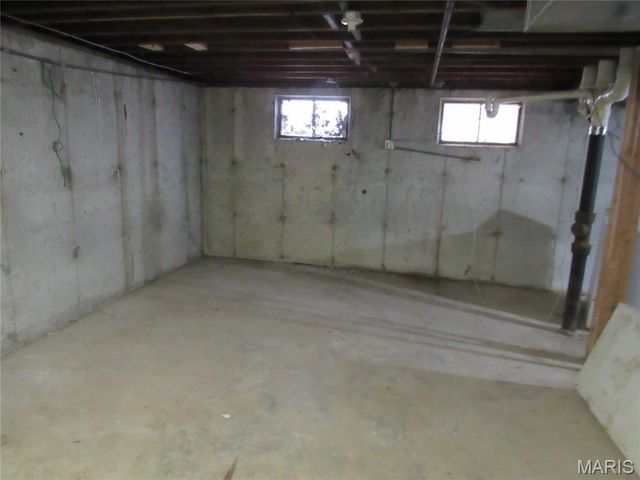 842 Holiday Avenue, Hazelwood, MO 63042