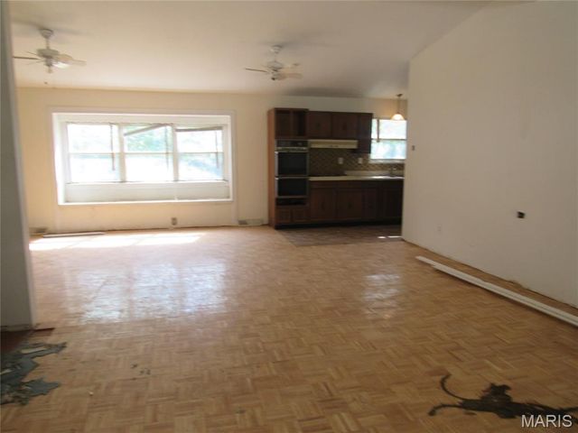 842 Holiday Avenue, Hazelwood, MO 63042